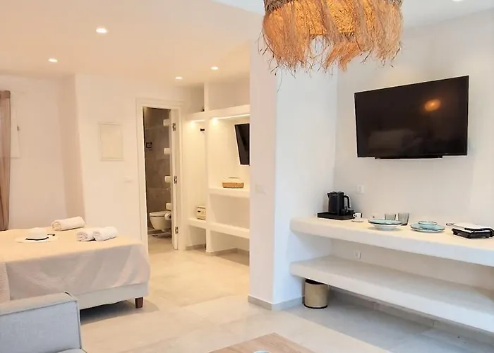 Absolute Water Front Properties By Blue Waters Mykonos דירה אורנוס