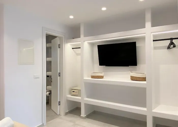 Absolute Water Front Properties By Blue Waters Mykonos אורנוס